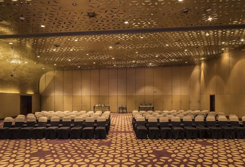 هتل The Park Hyderabad, Banjara Hills Near Hussain Sagar Lake