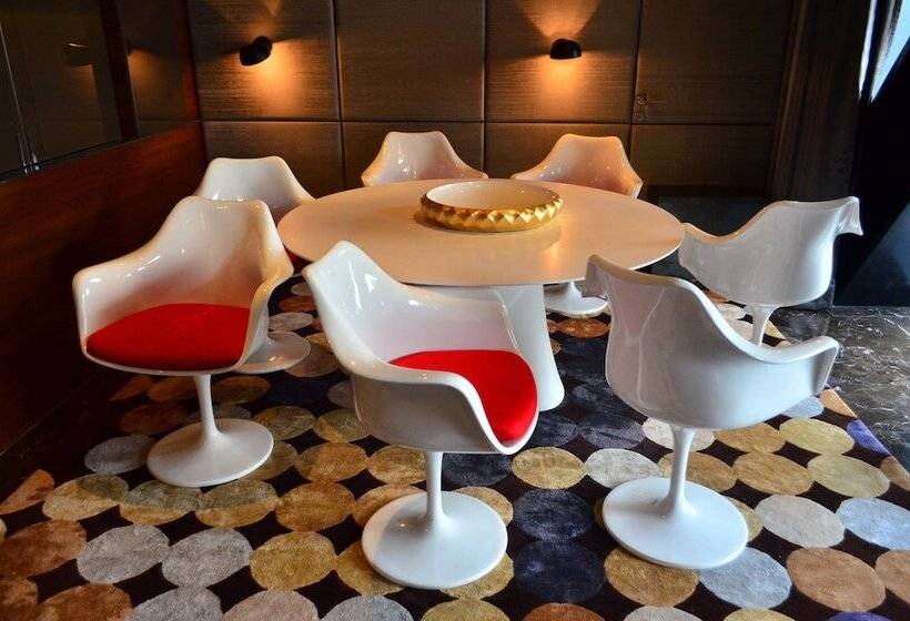 هتل The Park Hyderabad, Banjara Hills Near Hussain Sagar Lake