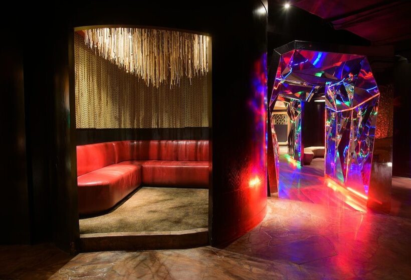 هتل The Park Hyderabad, Banjara Hills Near Hussain Sagar Lake