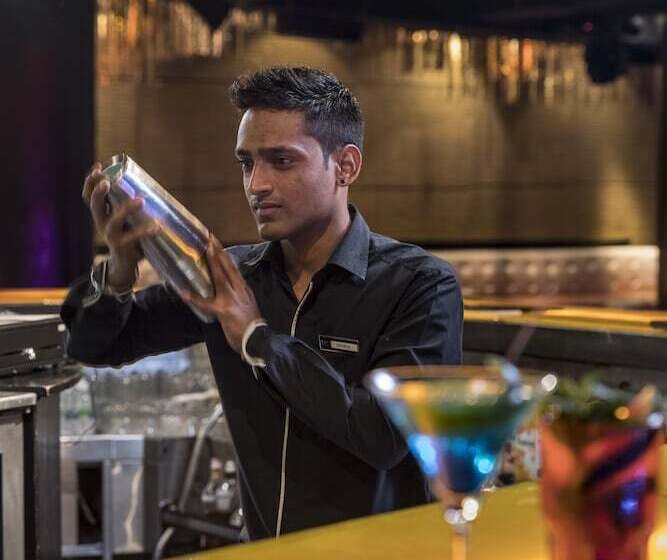 هتل The Park Hyderabad, Banjara Hills Near Hussain Sagar Lake