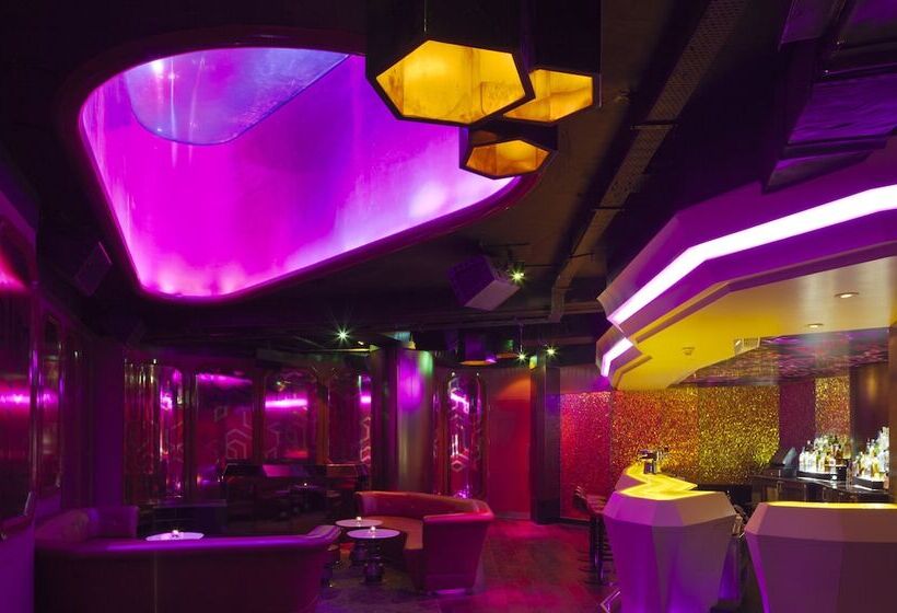 هتل The Park Hyderabad, Banjara Hills Near Hussain Sagar Lake