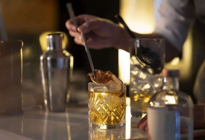 Отель The Ritzcarlton Shanghai, Pudong