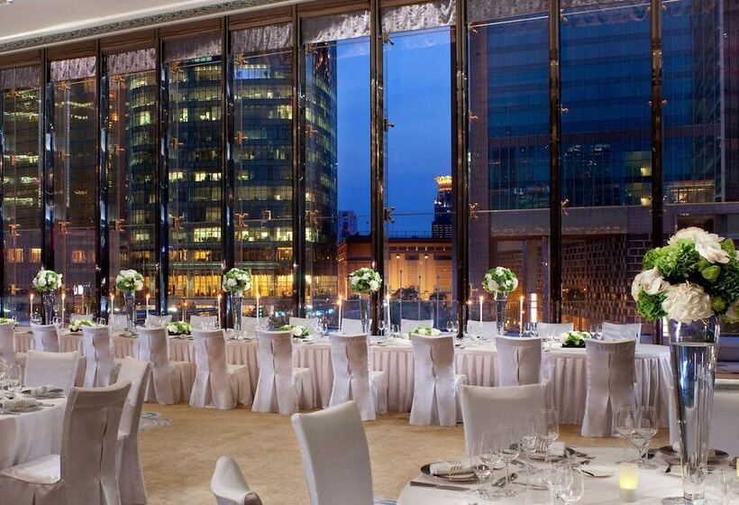 Отель The Ritzcarlton Shanghai, Pudong