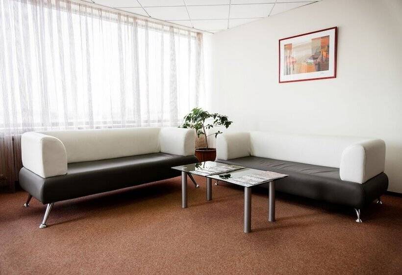 בית מלון כפרי Topos Congress