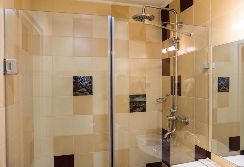 בית מלון כפרי Topos Congress