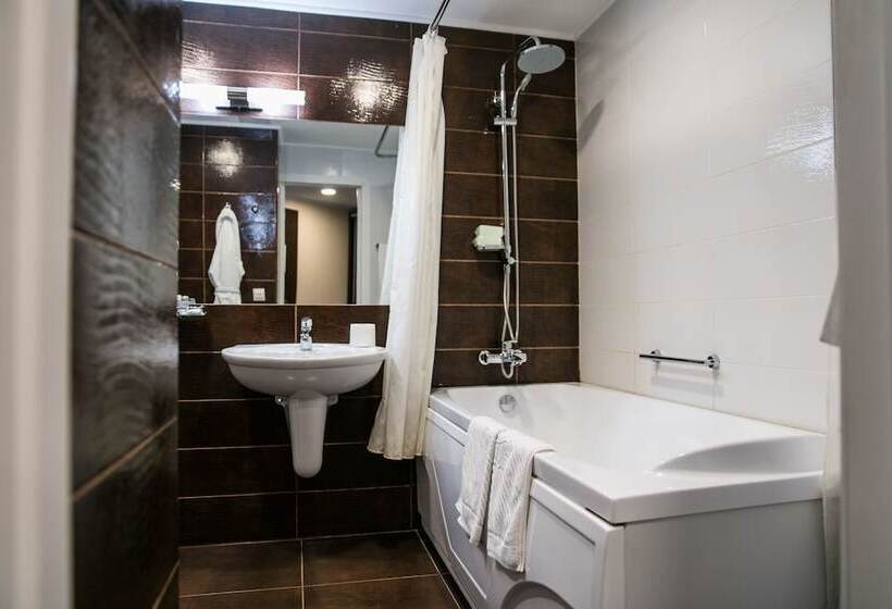 בית מלון כפרי Topos Congress