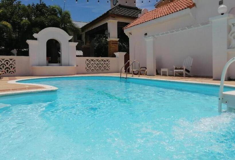 בית מלון כפרי Villa Centro Hua Hin