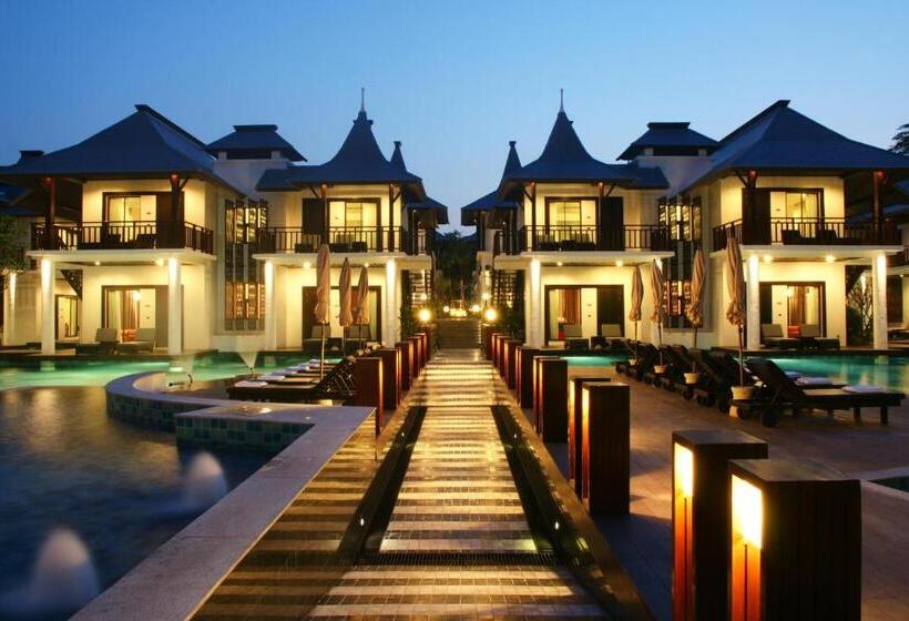 هتل Z Through By The Zign