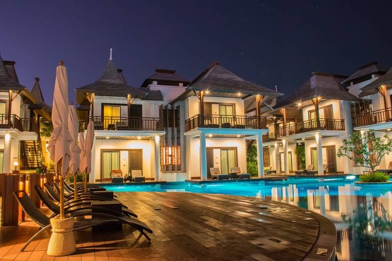 هتل Z Through By The Zign