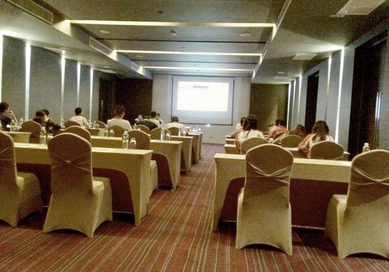 هتل Z Through By The Zign