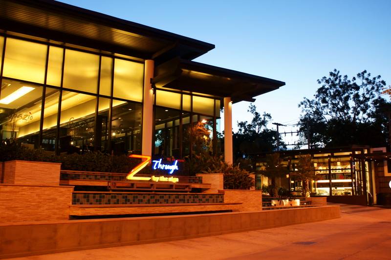 هتل Z Through By The Zign