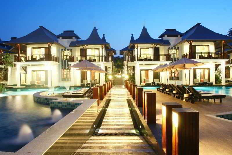 هتل Z Through By The Zign