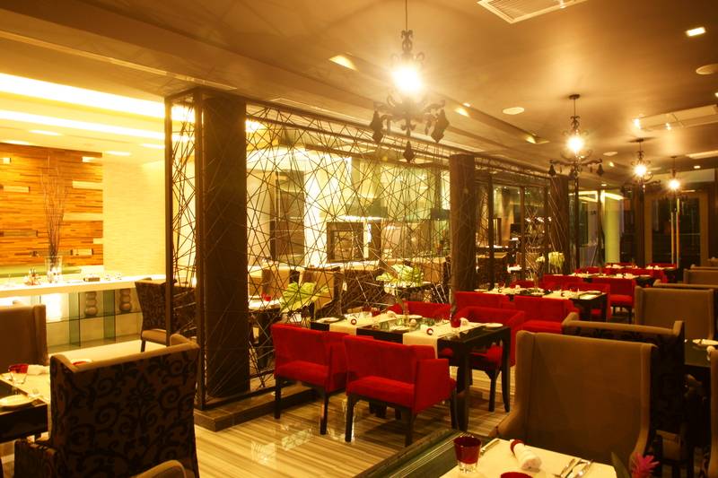 هتل Z Through By The Zign