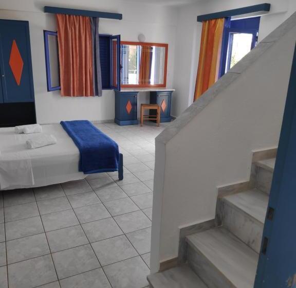 Leonidas Studios & Apartments