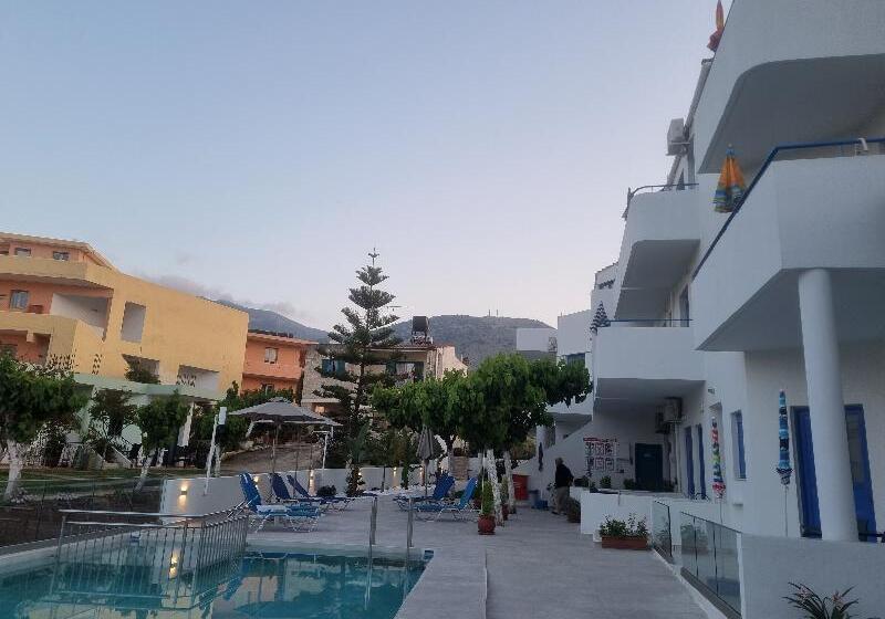 Leonidas Studios & Apartments