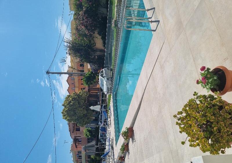 Leonidas Studios & Apartments