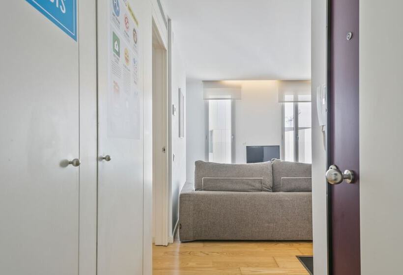 Lugaris Beach Apartments