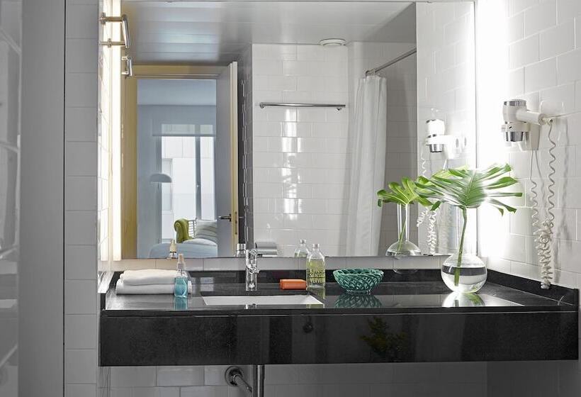 Lugaris Beach Apartments