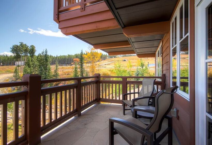 One Ski Hill, A Rockresort