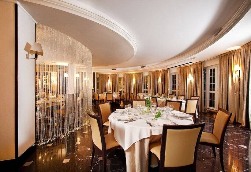 Regent Beach Hotel & Apartments