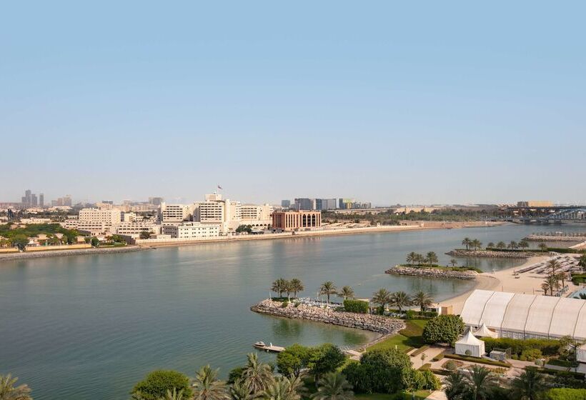 Traders Hotel, Abu Dhabi