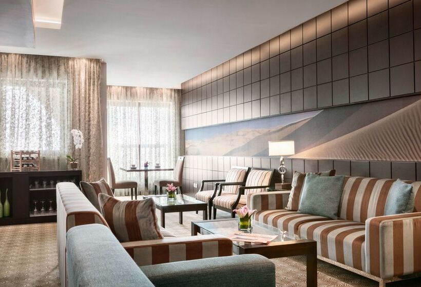 Traders Hotel, Abu Dhabi