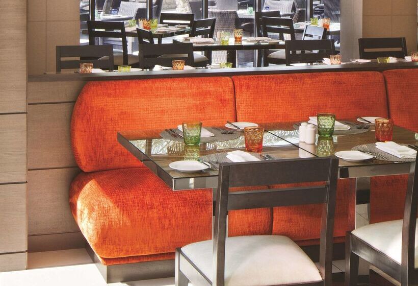 Traders Hotel, Abu Dhabi