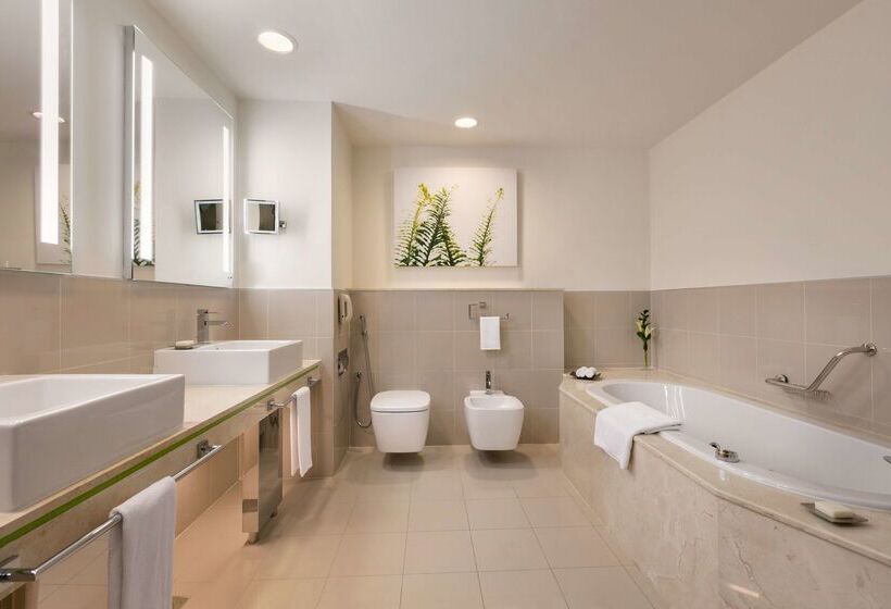 Traders Hotel, Abu Dhabi