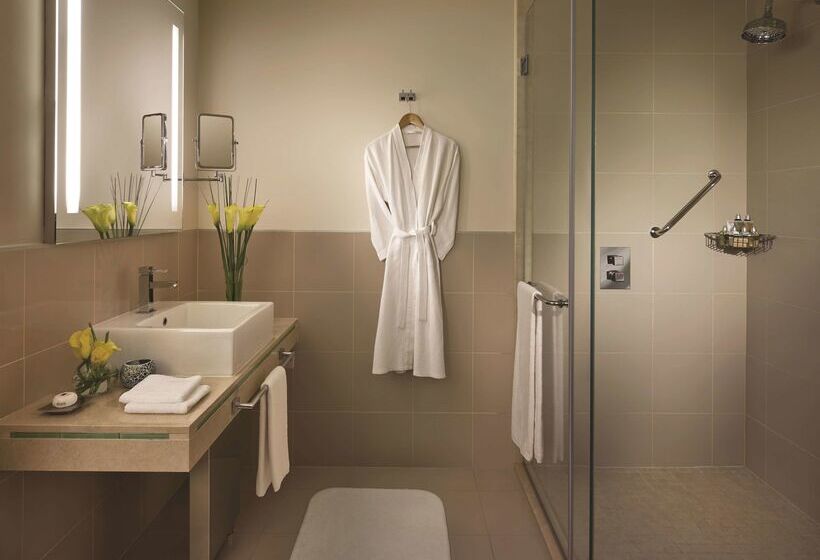 Traders Hotel, Abu Dhabi