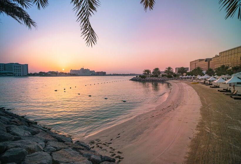 Traders Hotel, Abu Dhabi