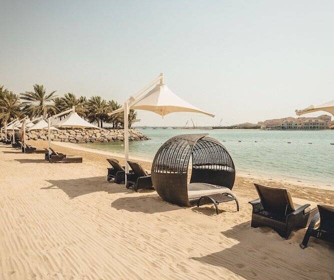 Traders Hotel, Abu Dhabi