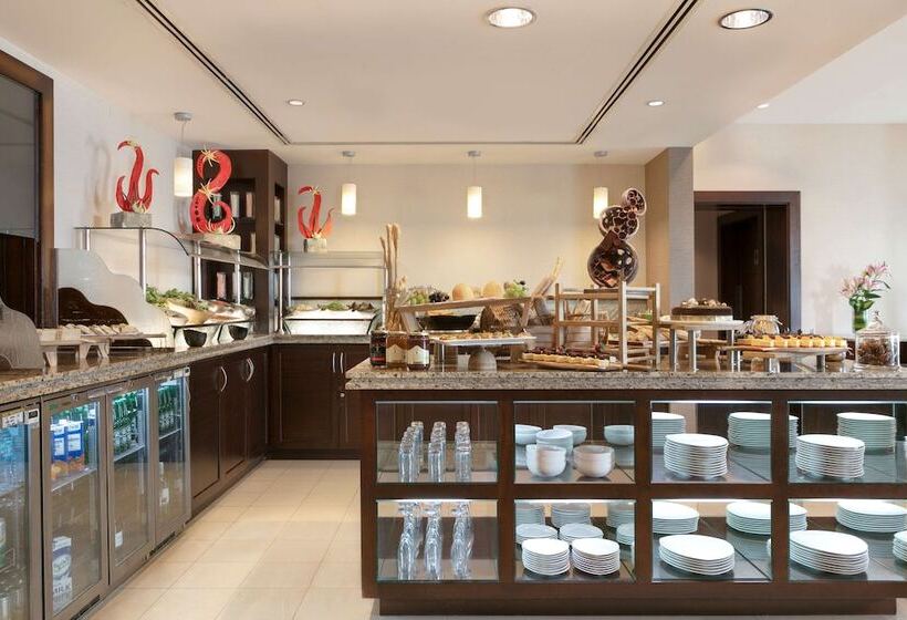 Traders Hotel, Abu Dhabi