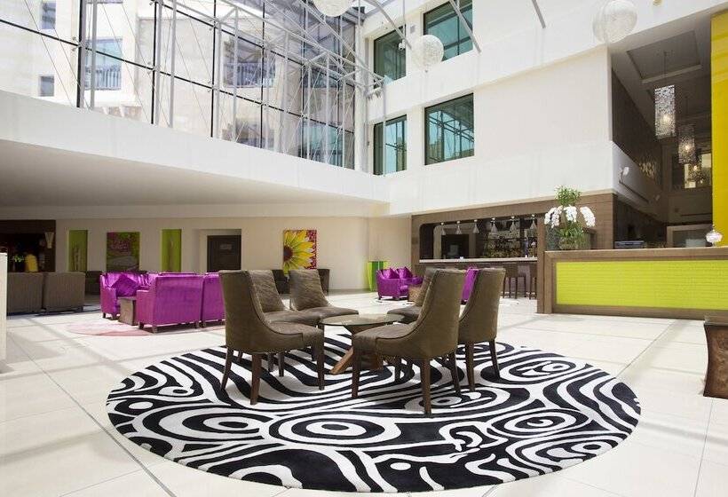 Traders Hotel, Abu Dhabi