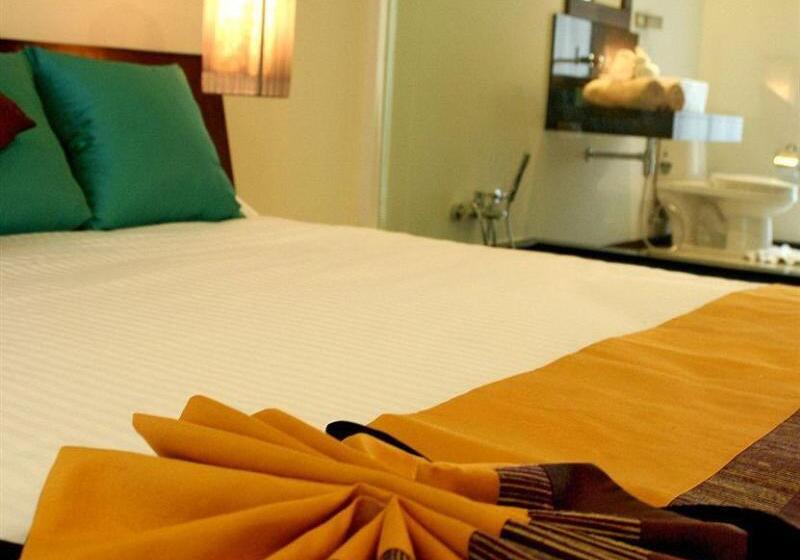 Two Villas Holiday Phuket: Oxygen Bang Tao Beach