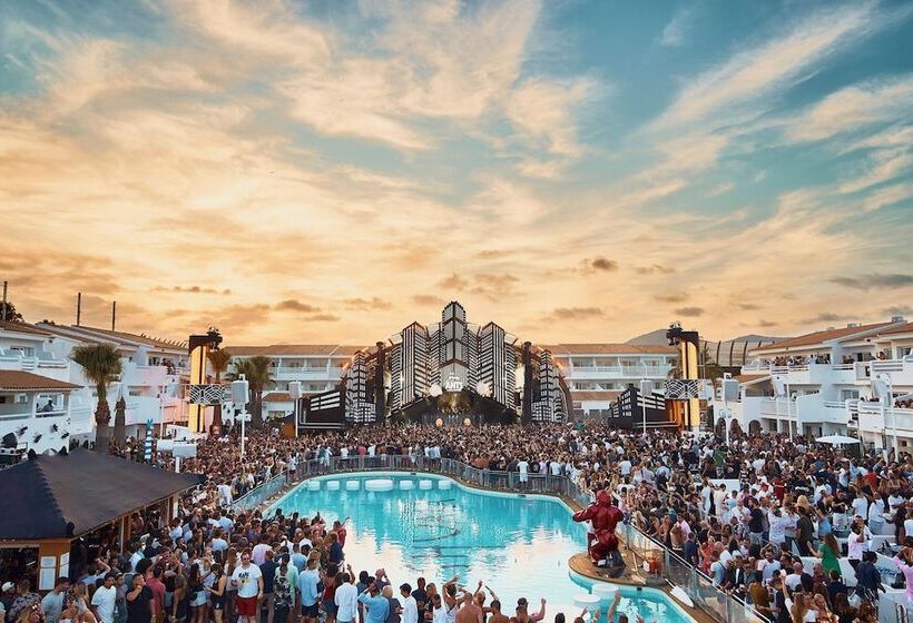 Ushuaïa Ibiza Beach Hotel - Adults Only