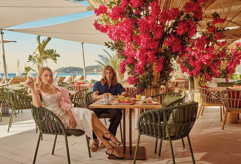 Ushuaïa Ibiza Beach Hotel - Adults Only