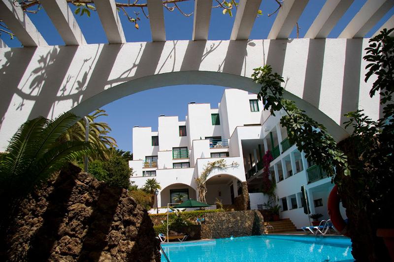 Aparthotel Esquinzo y Monte del Mar