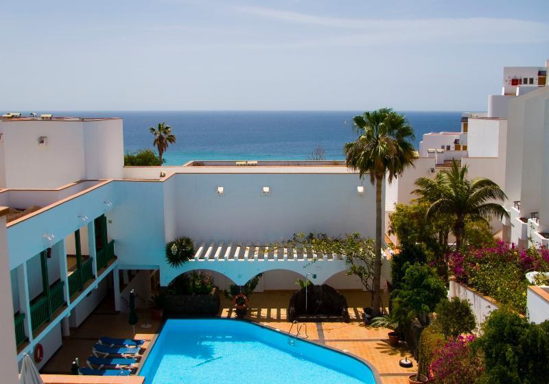 Aparthotel Esquinzo y Monte del Mar