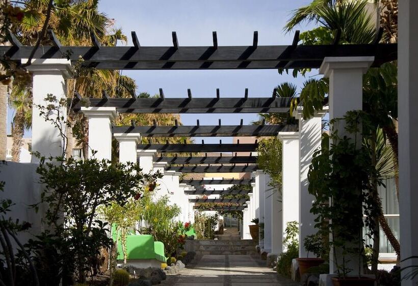 Aparthotel Esquinzo y Monte del Mar