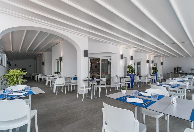 Aparthotel Esquinzo y Monte del Mar