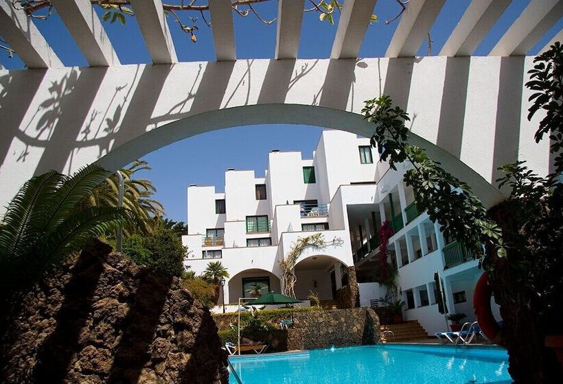 Aparthotel Esquinzo y Monte del Mar