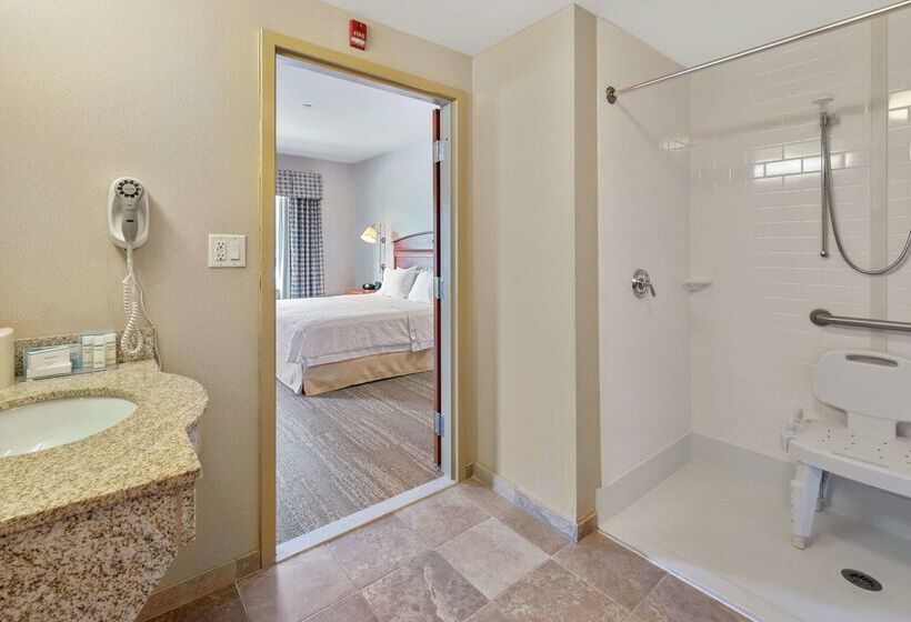 Hampton Inn & Suites Mystic