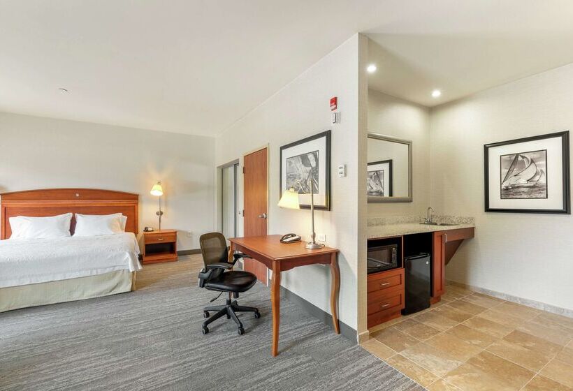 Hampton Inn & Suites Mystic