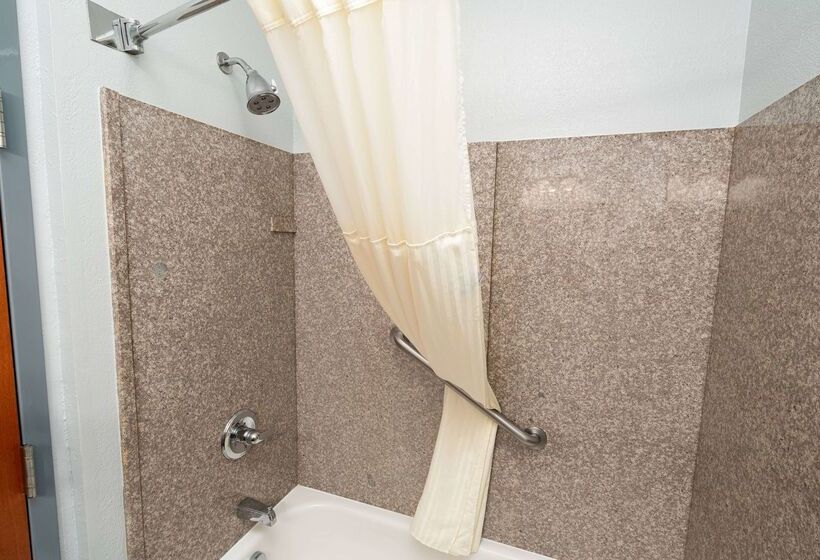 בית מלון כפרי Baymont By Wyndham Augusta Riverwatch