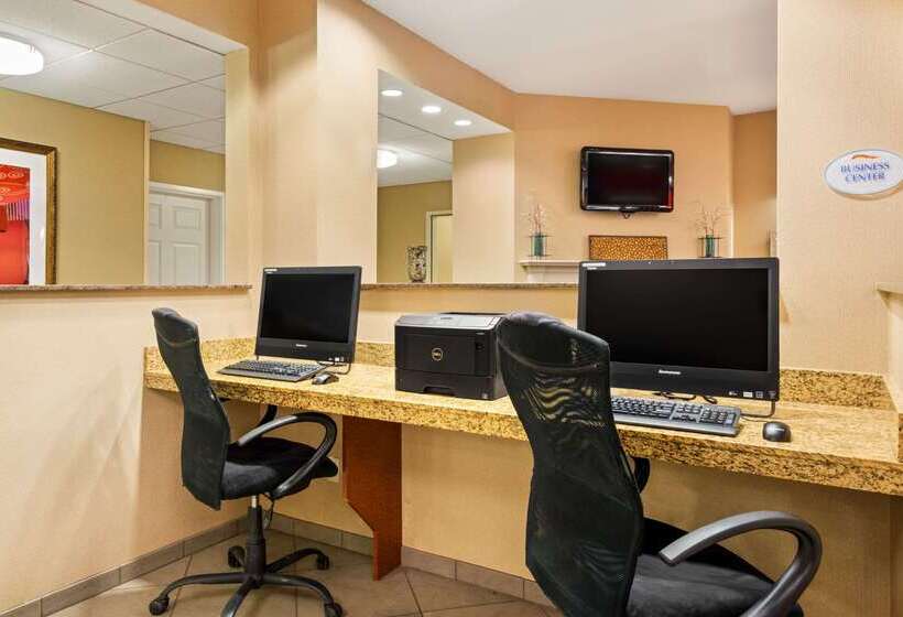 Отель Baymont By Wyndham Denver International Airport