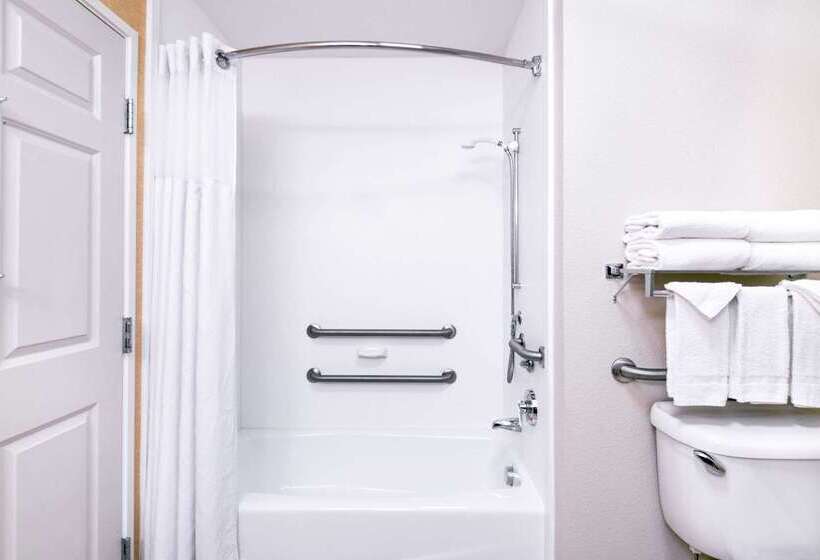 Отель Baymont By Wyndham Denver International Airport