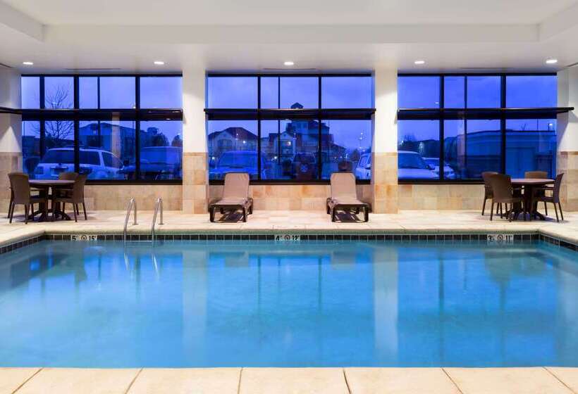 Отель Baymont By Wyndham Denver International Airport