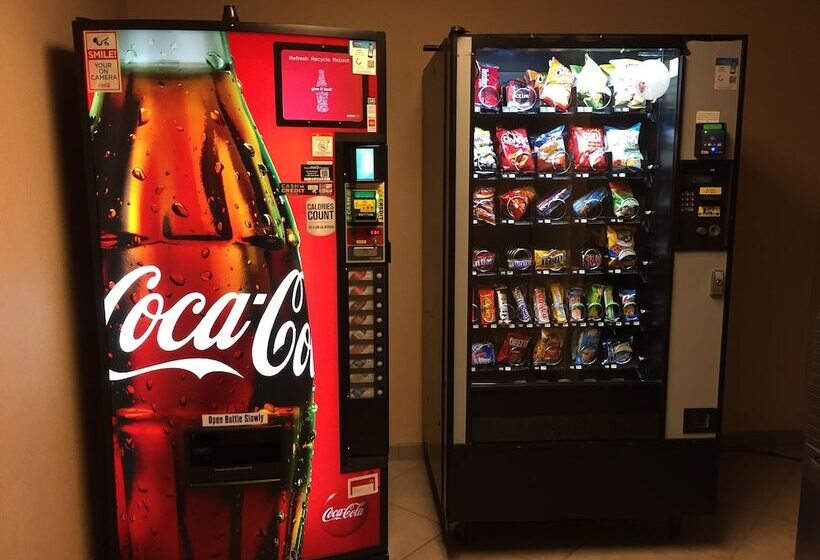 Отель Baymont By Wyndham Denver International Airport