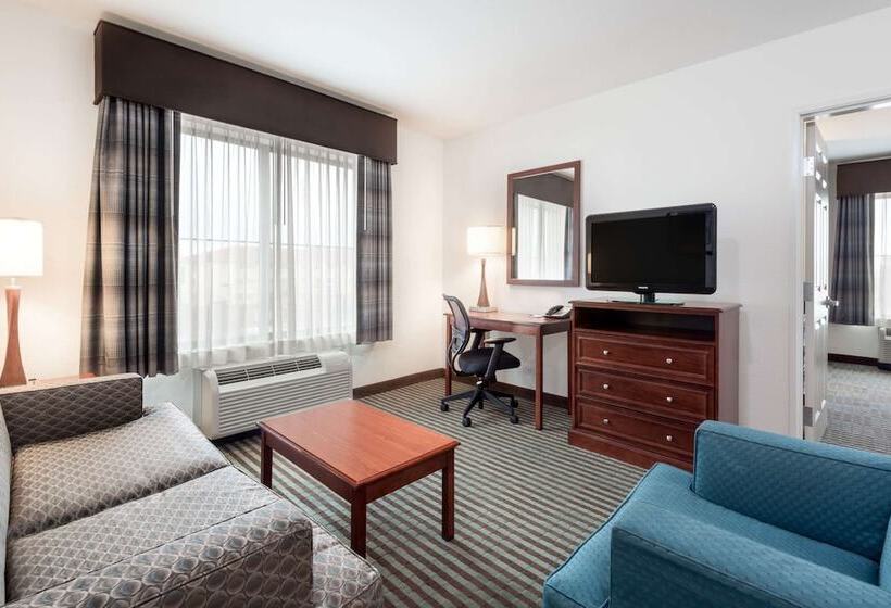 Отель Baymont By Wyndham Denver International Airport