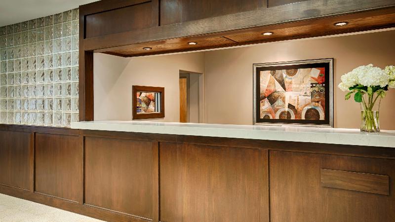 בית מלון כפרי Best Western Plus Downtown Inn & Suites